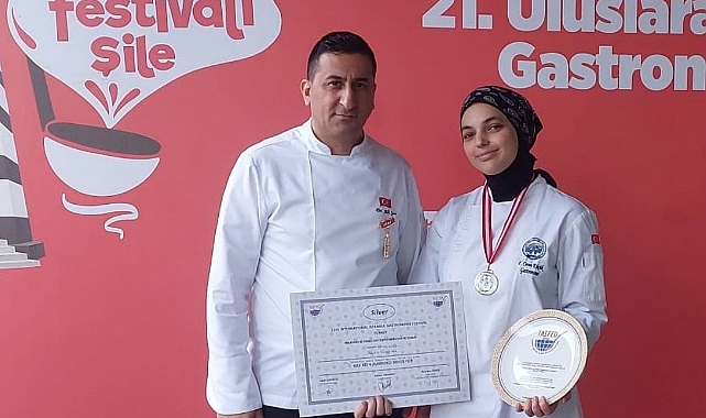 Öğrenciler Yemek yarışmasından madalyalarla döndü