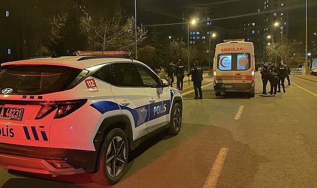 Parkta çay içen arkadaşlar arasında çıkan bıçaklı kavgada bir kişi öldü