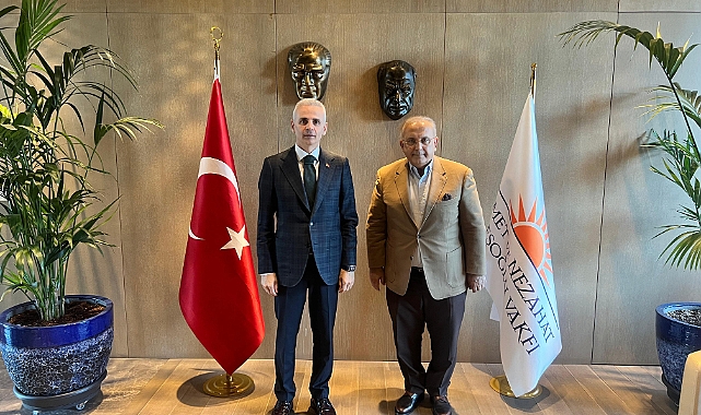 Vali Çiçekli’den Ahmet ve Nezahat Keleşoğlu Vakfı’na Taziye Ziyareti