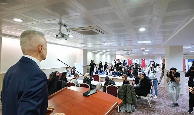 Vali Çiçekli, ‘Gençlik Politika Belgesi Vizyon Çalıştayı’ nda Gençlerle Bir Araya Geldi