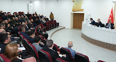 Vali Çiçekli muhtarlarla bir araya geldi