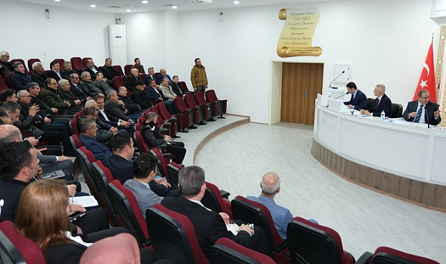 Vali Çiçekli muhtarlarla bir araya geldi