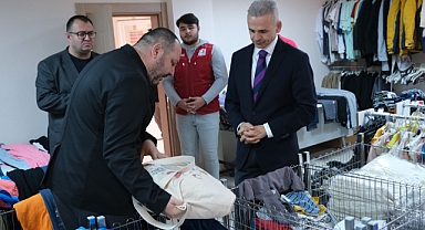 Vali Çiçekli Türk Kızılay Karaman İl Merkezini Ziyaret Etti
