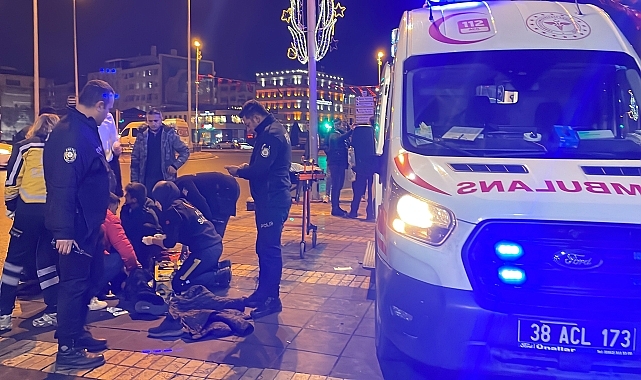 Yaya geçidinde "omuz atma" kavgasında bir genç bıçakla yaralandı