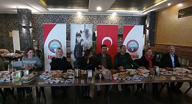 Eğitim-İş Sendikası yönetimi, basınla bir araya geldi
