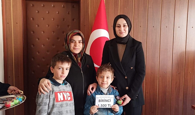 "Filistin'de Çocuk Olmak" konulu ödüllü resim yarışması yapıldı