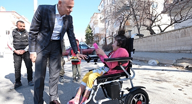 Hayırsever işadamı ve Vali Çiçekli, küçük Sıla’nın isteğine kayıtsız kalmadı