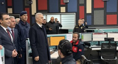 Karaman Valisi Çiçekli, yeni yıla görevi başında giren personeli ziyaret etti