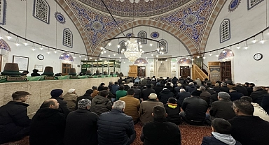 Karaman'da Regaip Kandili dualarla idrak edildi