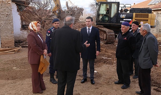 Kaymakam Yamakoğlu’ndan evi yanan aileye geçmiş olsun ziyareti