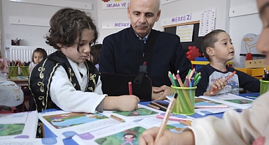 Minik Yüreklerden Vali Amcalarına Büyük Sevgi