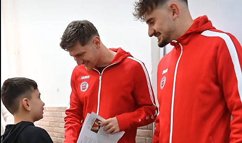 Öğrencilerin Karne hediyesi Karaman FK'dan