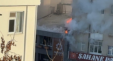 Restaurant'ın Çatısında Çıkan Yangın Korkuttu