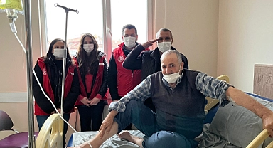 Şehit babasını ziyaret ettiler