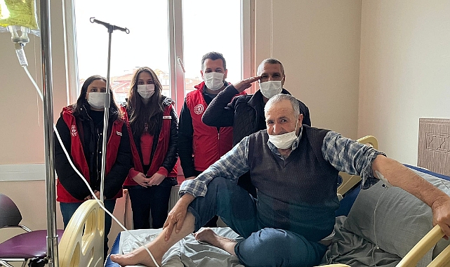Şehit babasını ziyaret ettiler