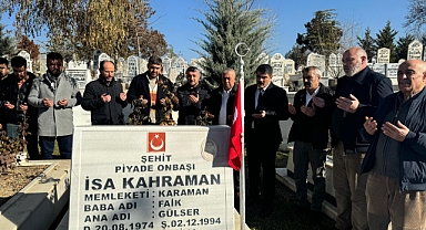 Şehitlikte Sert Açıklama; Anahtar Parti İl Başkanı Karakoca; "Gazi Meclisi, Siyaset Kurumunu, Devlet Haysiyetini "Terör Örgütü"nün Temsilcisi Olanlara Örseletmeyeceğiz" 