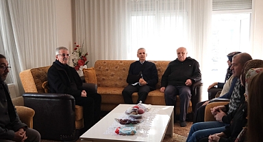 Vali Çiçekli’den vefat eden Kıbrıs Gazisi Tekeş’in ailesine taziye ziyareti