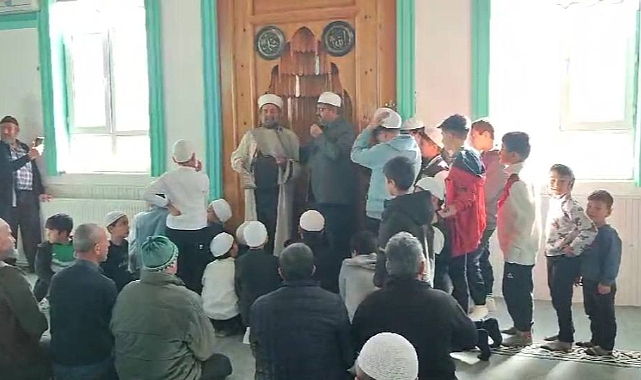 "Camiyi Seviyoruz, Namazla Buluşuyoruz" projesi ödülleri verildi