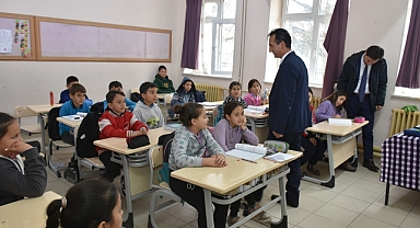 İl Müdürü Çalışkan'dan Akçaşehir İlkokulu ve Ortaokuluna Ziyaret