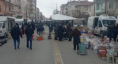 Karaman'da semt pazarında fiyatlar