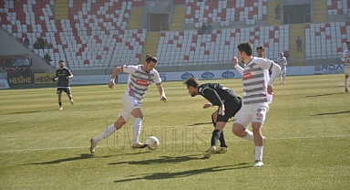 Karaman FK evinde istediğini alamadı, Aksarayspor'a boyun eğdi