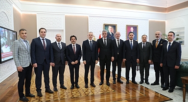 Karaman Heyeti, Sağlık Bakanı Memişoğlu'nu ziyaret etti