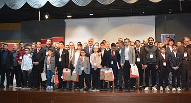 Karamanlı Öğrenciler Genç Bilaller Ezan Okuma Yarışması'nda derece aldı
