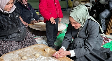Kaymakam elleriyle börek açtı