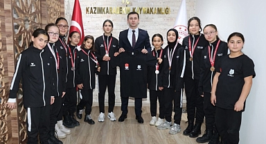 Kaymakam Yamakoğlu ve Başkan Demir, sporcuları ağırladı