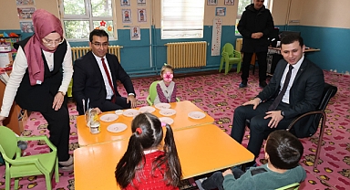 Minik Öğrenciler sınıflarında Kaymakam ağırladı