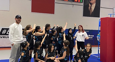 Muzaffer Uğur Voleybol Akademisi adından söz ettirmeye başladı