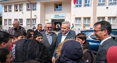 Vali Çiçekli, Sabiha Gökçen Ortaokulu’nu ziyaret etti