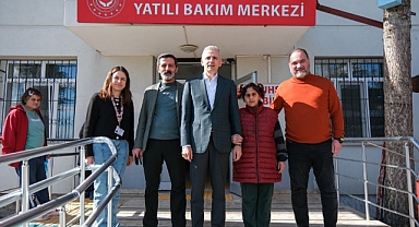 Vali Çiçekli, Şehrin Her Yerinde