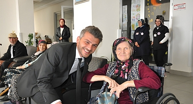Başkan Bozcu, Huzurevi sakinlerinin gönüllerine dokundu