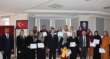 Cenaze Hizmetleri Kursunu Bitirenler sertifikalarını aldı