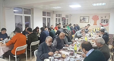 Çocuklar ve Yaşlılar İftar Sofrasında Buluştu