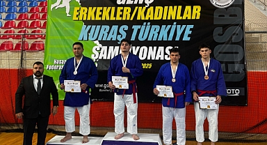 Karaman Kuraş Takımı, Türkiye Şampiyonası'ndan Madalyalarla Döndü