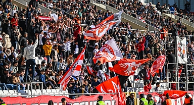 Karaman Tribünlerinde Aksaray, Aksaray Tribünlerinde Karaman Tezahüratları Yapıldı