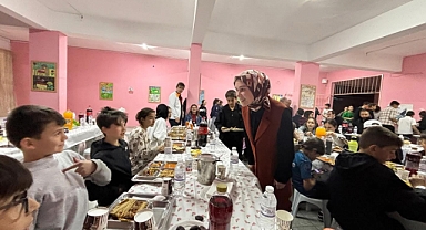 Kaymakam Çakır, öğrencilerle iftar açtı