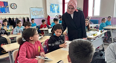 Kaymakam Çakır okulları gezdi