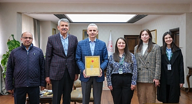 Vali Çiçekli, Yeşilay Haftası Kapsamında Yeşilay Karaman Şubesi'ni Kabul Etti