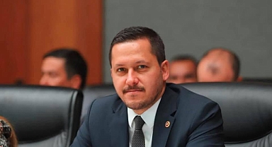 Vekil Eser’den Gençlere; “Eleştirmek Bir Haktır Ama Eleştirirken Haktan Sapmamak Gerekir”