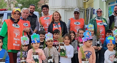 Zeyve Sultan Kuran Kursunda Fidan Dikimi Etkinliği Düzenlendi