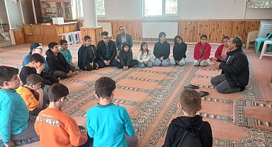 100. Yıl Ortaokulu Öğrencilerinden İnekcioğlu Camisi'ne Ziyaret