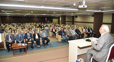 "60+ Yaşam Boyu Öğrenme Akademisi" programı Özünal'ın açılış dersi ile başladı