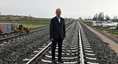 Bakan Uraloğlu, "Karaman-Ulukışla Arası Seyahat Süresi 145 Dakikadan 50 Dakikaya Düşecek" 