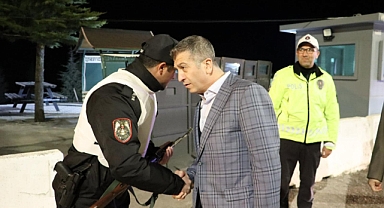 Emniyet Müdürü Turhan, görev başındaki personeliyle bayramlaştı