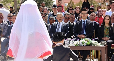 İlçelerde 23 Nisan Coşkusu