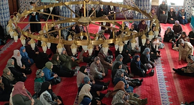 Karaman’da Emekseven Camii’nde Hatim ve Dua Programı Düzenlendi