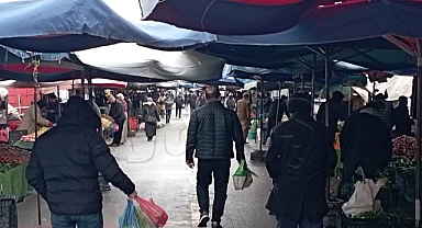 Karaman'da semt pazarında fiyatlar